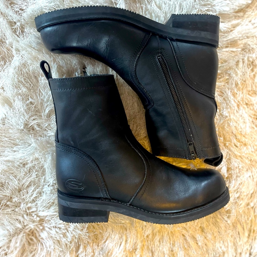 Skechers boots size 11